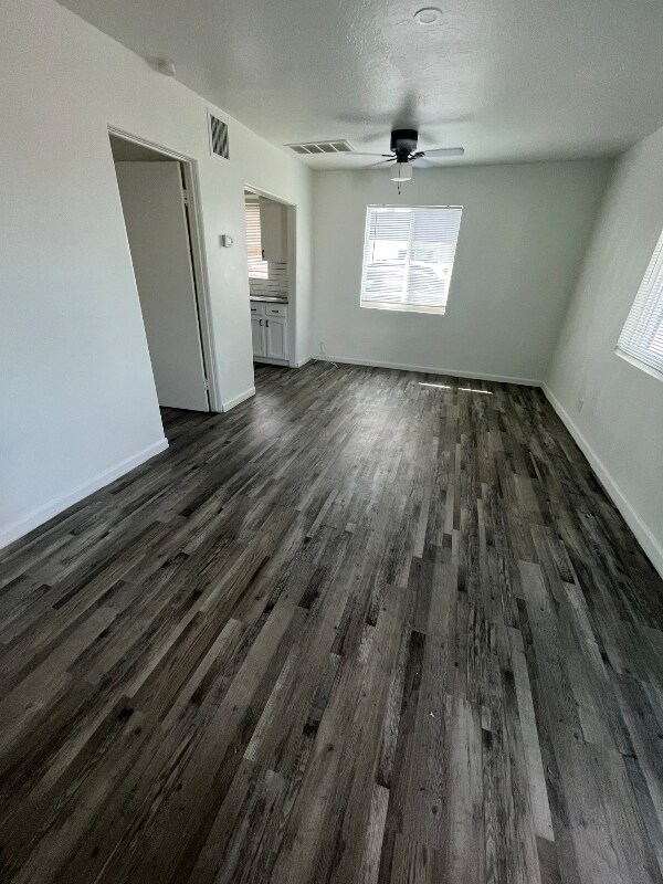 Photo - 920 E Montebello Ave Unidad 7