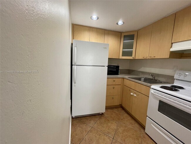 Photo - 8603 SW 68th Ct Unit 27