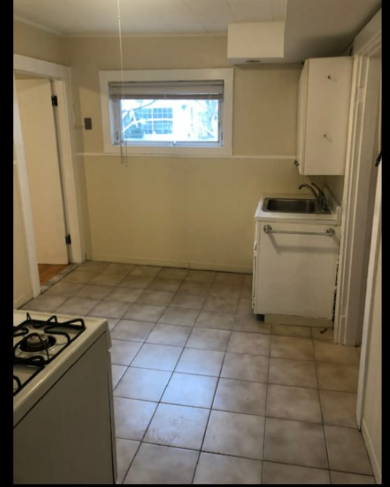 19 Bay St