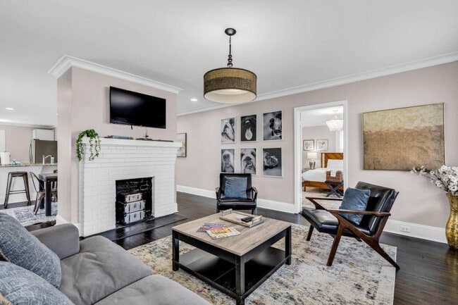 Building Photo - 822 Parkwood Ave Rental