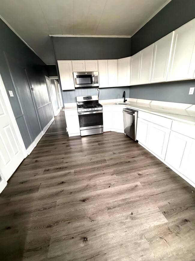 Photo - 204 1st St Unit #3