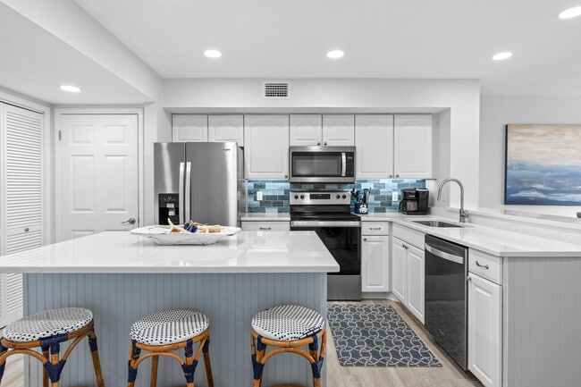 Photo - 814 Harbour Point Dr Unit 814
