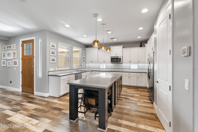 Photo - 1465 Varsity Dr