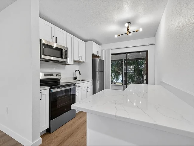 Photo - 1684 Martin St Unit A