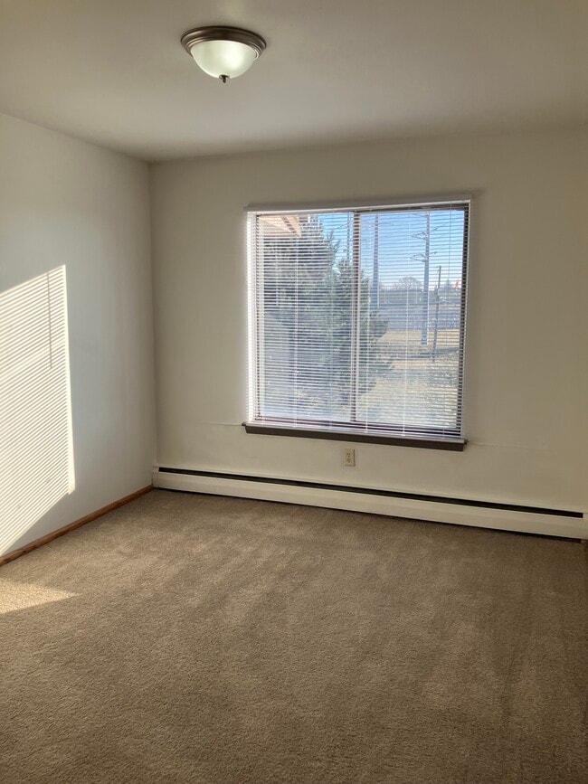 Parkside Pool Apartments