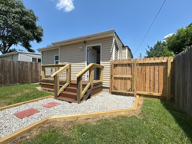 Photo - 538 Warnock St