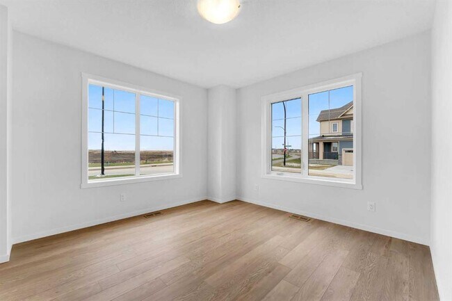 Photo - 114 Cityspring Gate NE