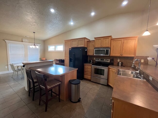 Photo - 1305 N Gallant Ln