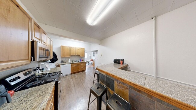 Photo - 1105 11th St Unidad 1105 11th St. #4