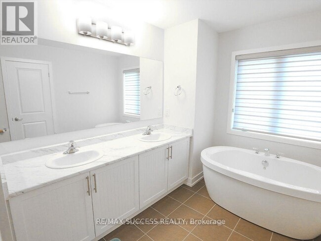 Photo - 605 Etheridge Ave