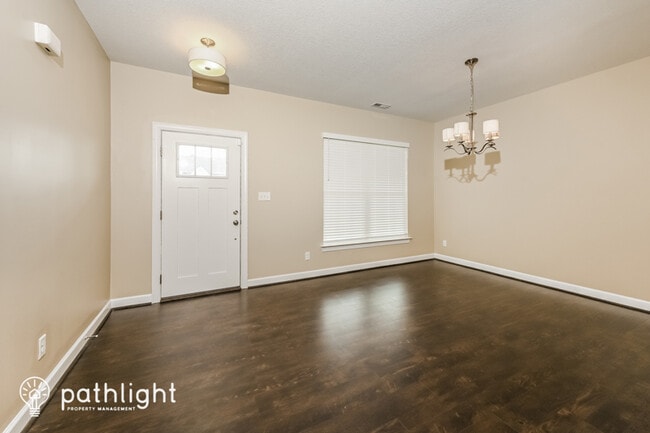 Photo - 225 Courtney Ln