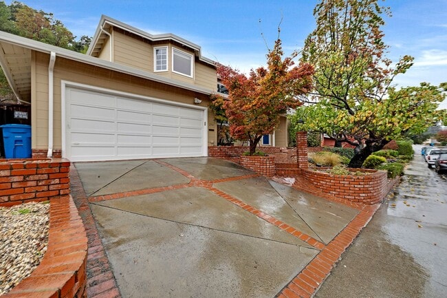 Photo - Stunning San Carlos 5 bedroom 4 bathroom House Available now