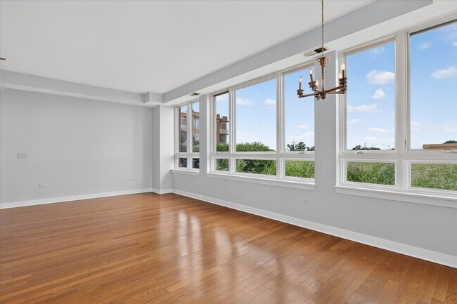 Photo - 6000 N Cicero Ave Unit 302