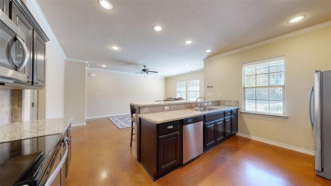 Photo - 3009 Towers Pkwy