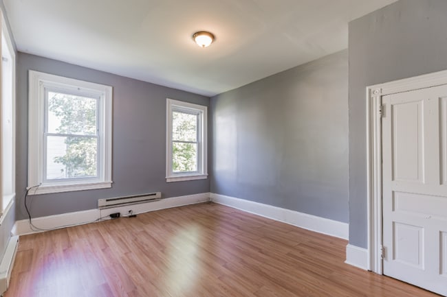 Photo - 1 Sharon Ave Unidad A