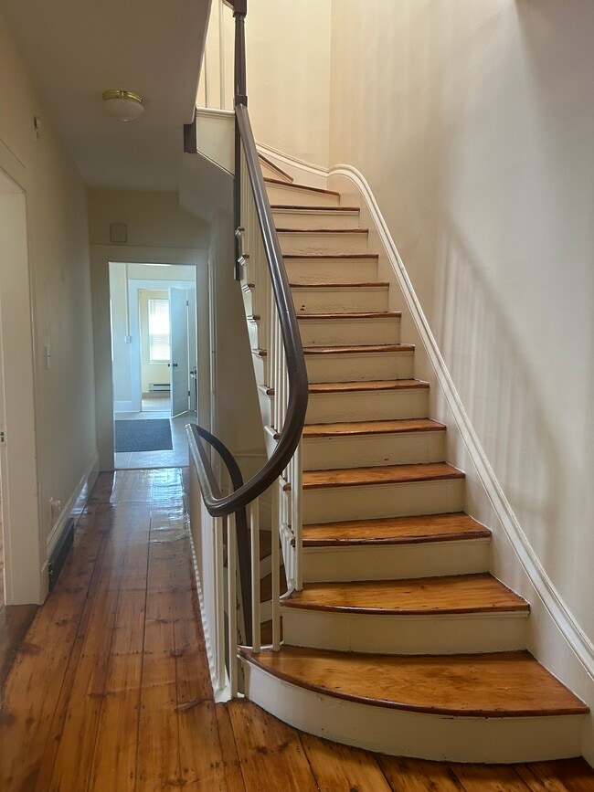 Photo - 200 Norfolk St Unit 2