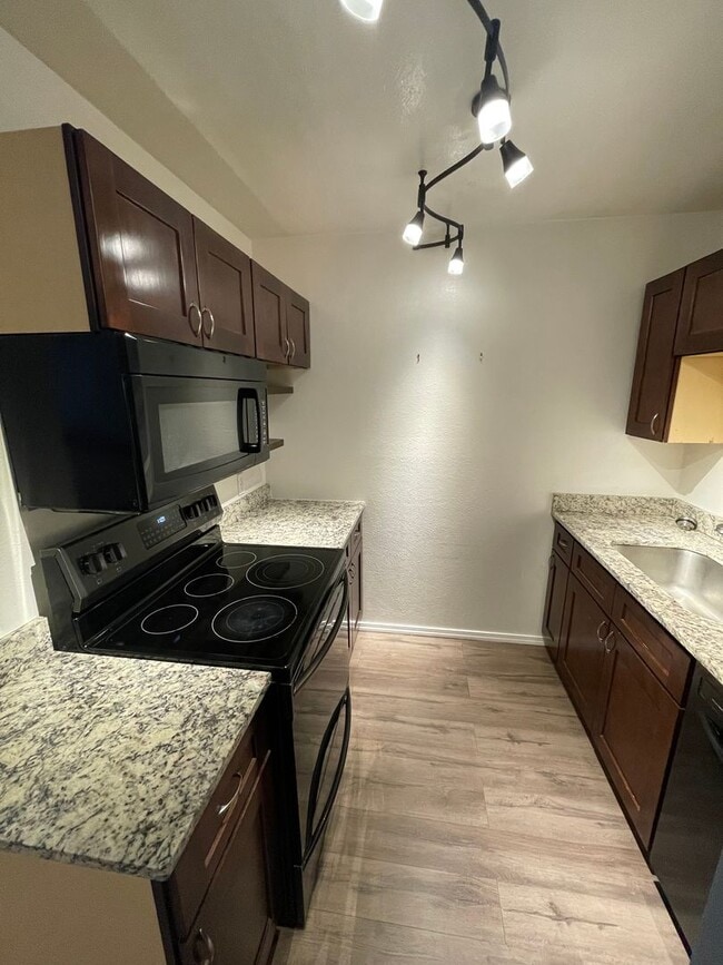 Photo - 4981 Garrison St