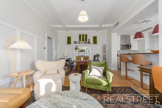 Building Photo - Stunning 1 bed in Crown Heights Brownstone... Unit 2B Rental