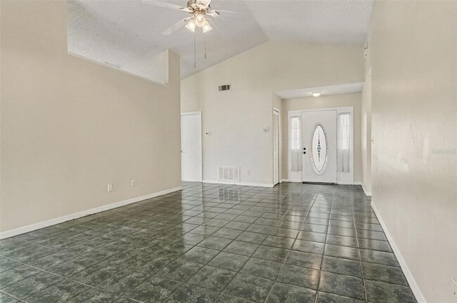 Photo - 1061 Manigan Ave