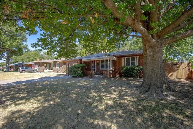4421 NW 20th St