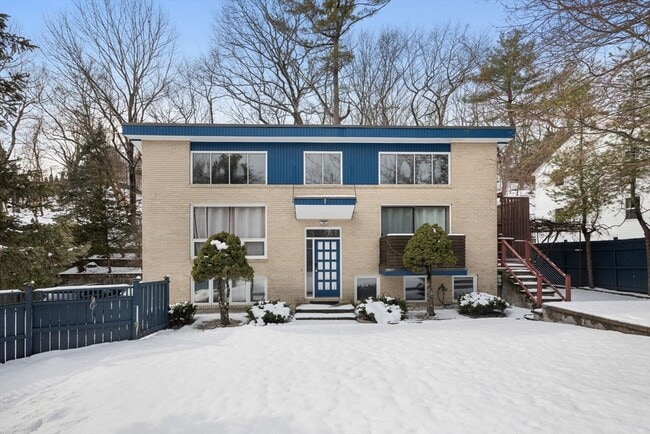 Building Photo - 330 Cambridge St