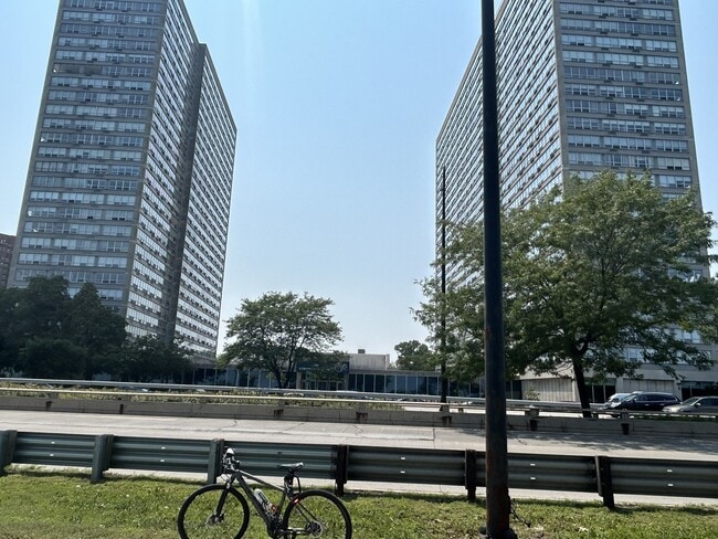 Building Photo - 4800 S Chicago Beach Dr