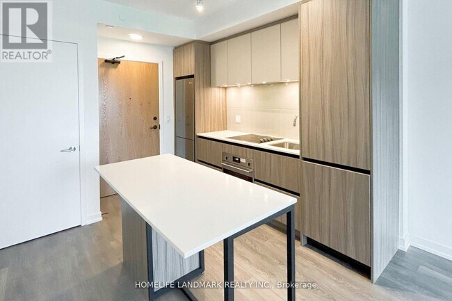 Photo - 8 Beverley Glen Blvd Unité D-325