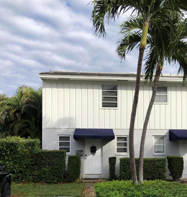 Photo - 145 NE 7th Ave Townhome