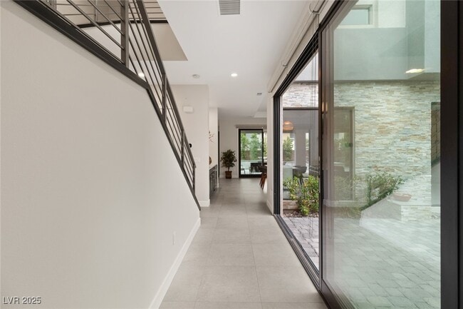 Photo - 74 Pristine Glen St