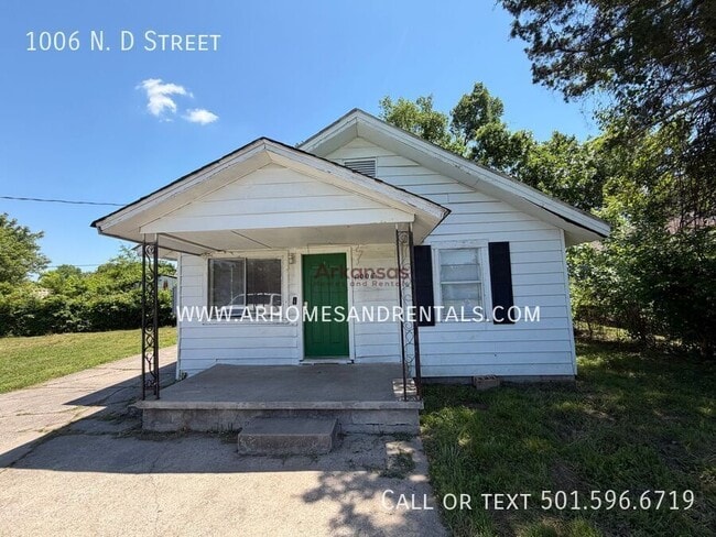 Building Photo - 1006 N. D Street-