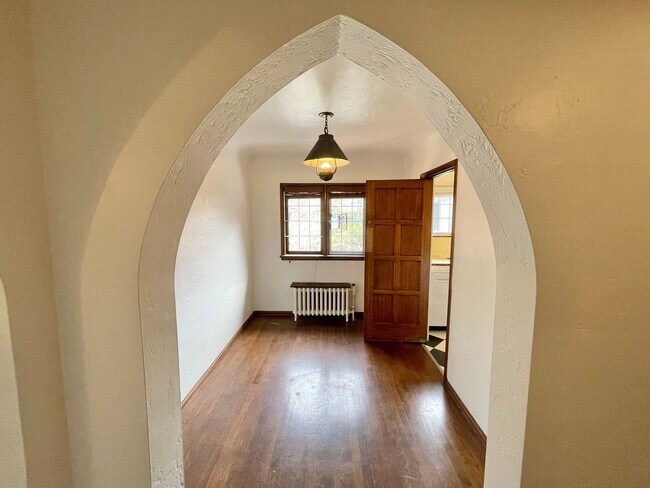 Photo - Ten-O-Five Anhalt Apartments