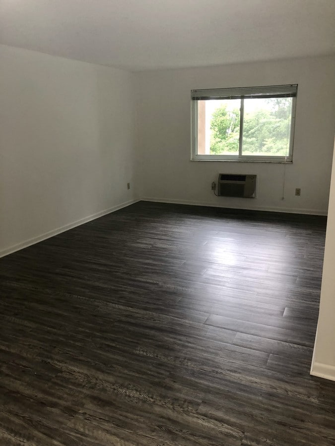 Photo - Crest View Manor Apartments