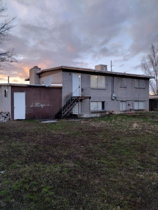 Photo - 3193 Meadowlark Dr Unidad Downstairs