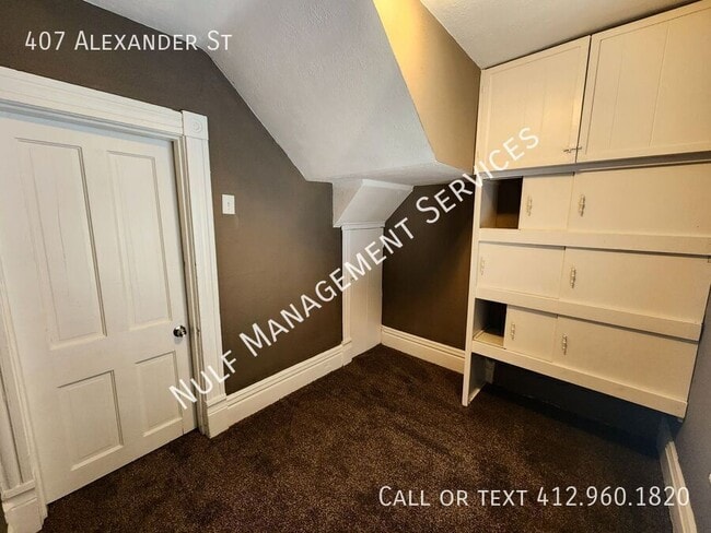 Photo - 407 Alexander St
