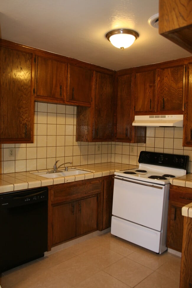 Photo - 7612 N Laurelglen Blvd Unit C