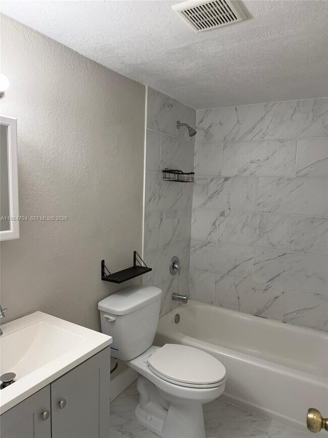 Photo - 805 W 30th St Unit 8