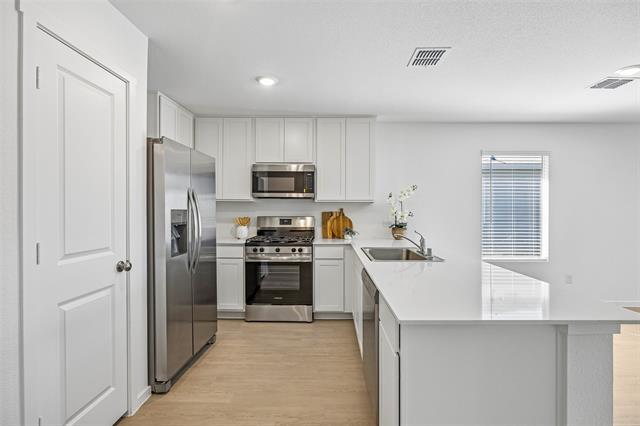 Photo - 9213 Schram Rd