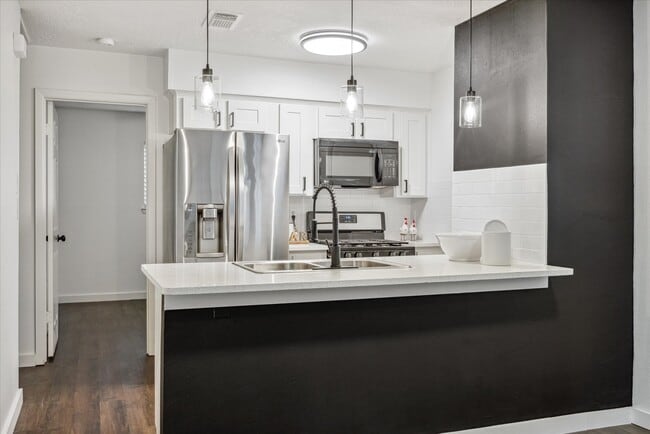 Photo - 100 W White Willow Cir