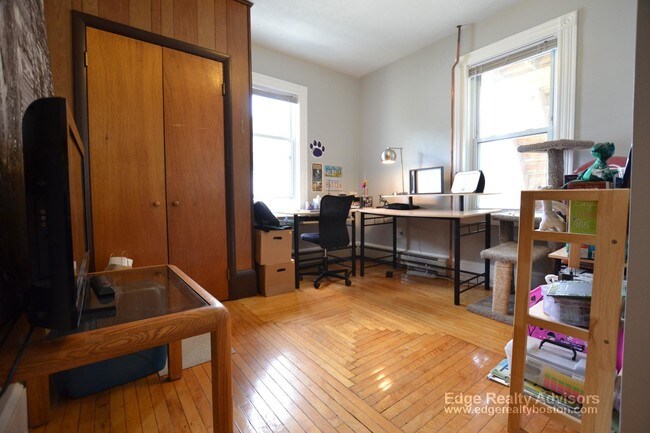 Photo - 315 Warren St