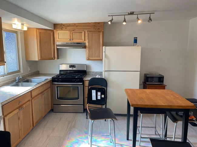 Photo - 902 E Prince Rd