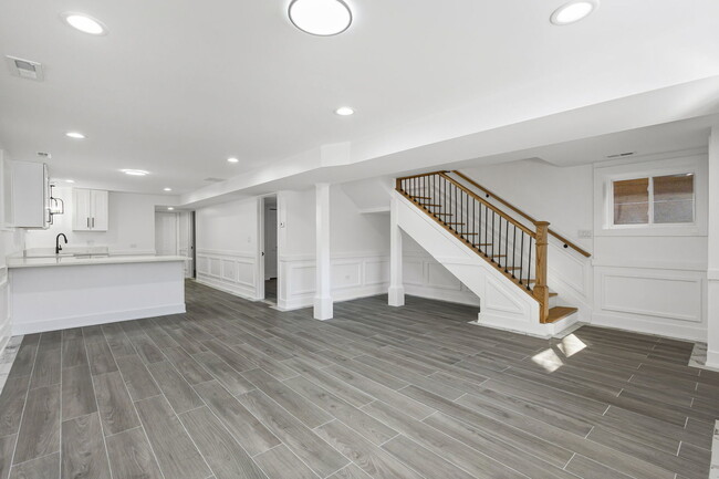 Photo - 3934 N Sawyer Ave Unit B