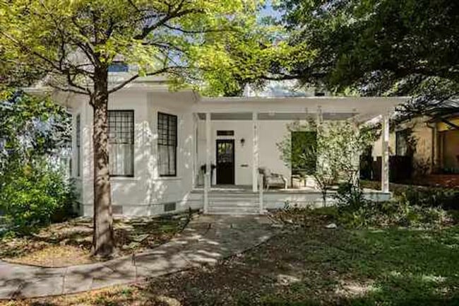 Photo - 1116 W 10th St Unidad ID1292407P