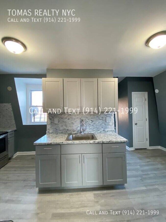 Photo - 155 Waverly St Unit 3rd