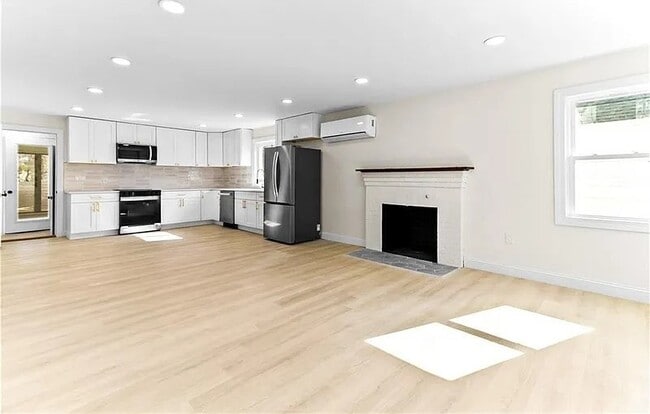 21 Joy St