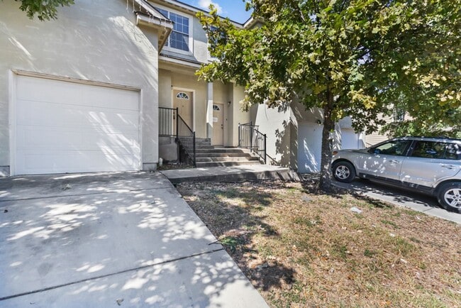 Charming Home Awaits: Spacious & Modern Li... - Charming Home Awaits: Spacious & Modern Li...