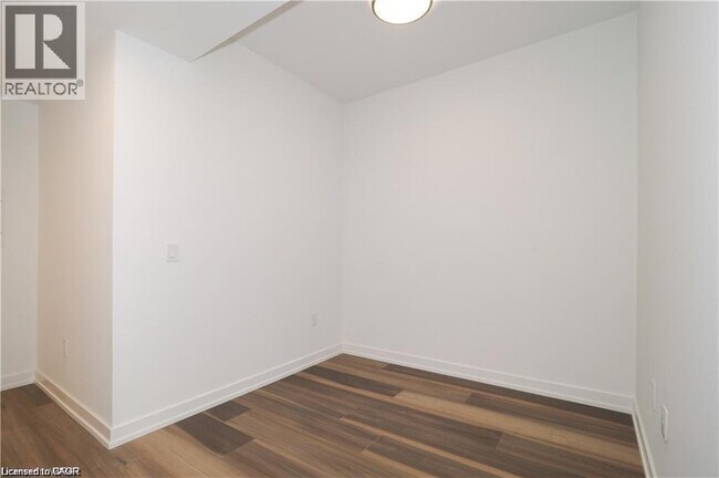 Photo - 15 Wellington St S Unit 1110