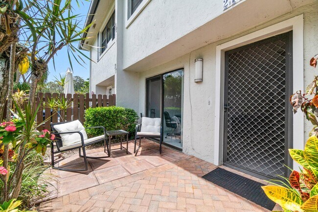 Photo - 27 Southport Ln