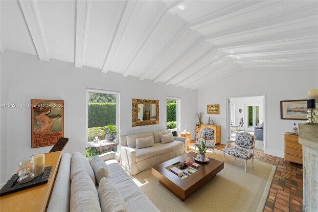 Photo - 1281 S Venetian Way