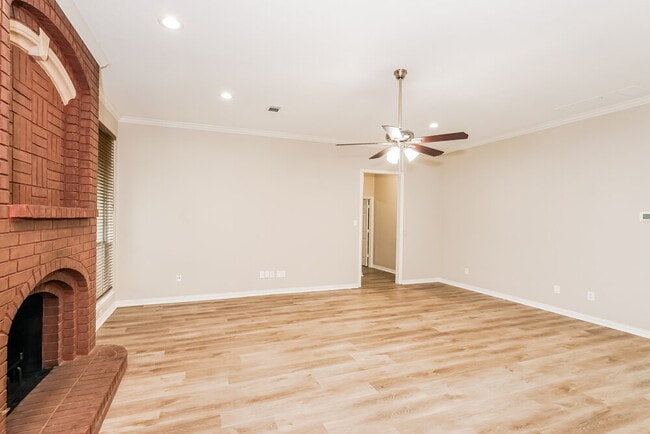 Photo - 708 St Johns Dr