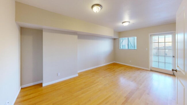 Photo - THIS IS A CO-LIVING SPACE in the Parkside ...